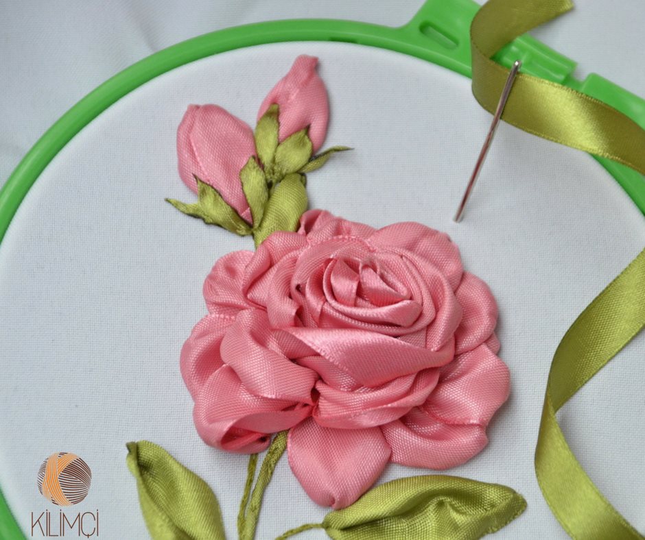 Master class on embroidery of flowers